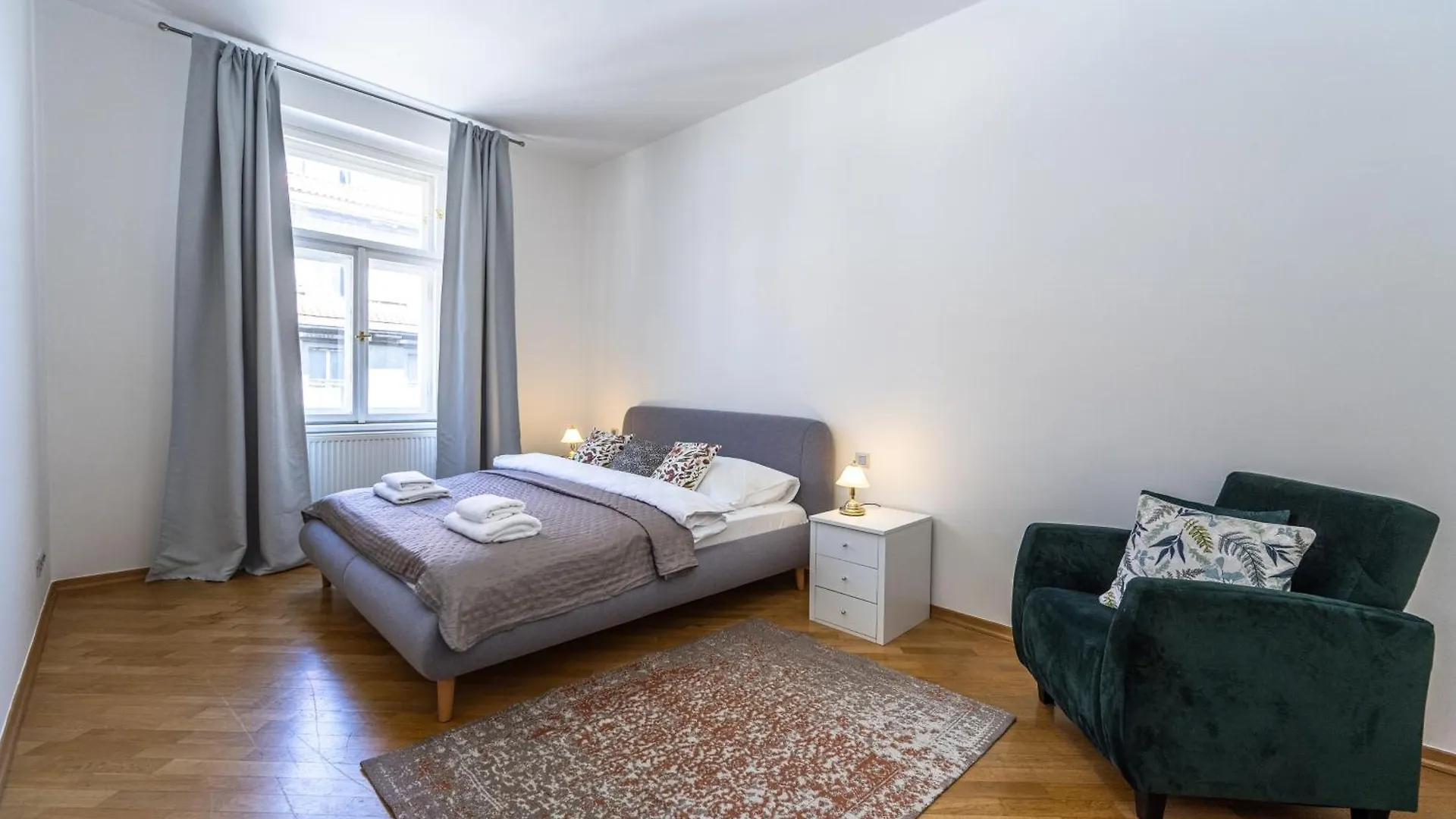 Family 2 Bedroom Apartment In The City Centre - By Wishlist براغ 0*,